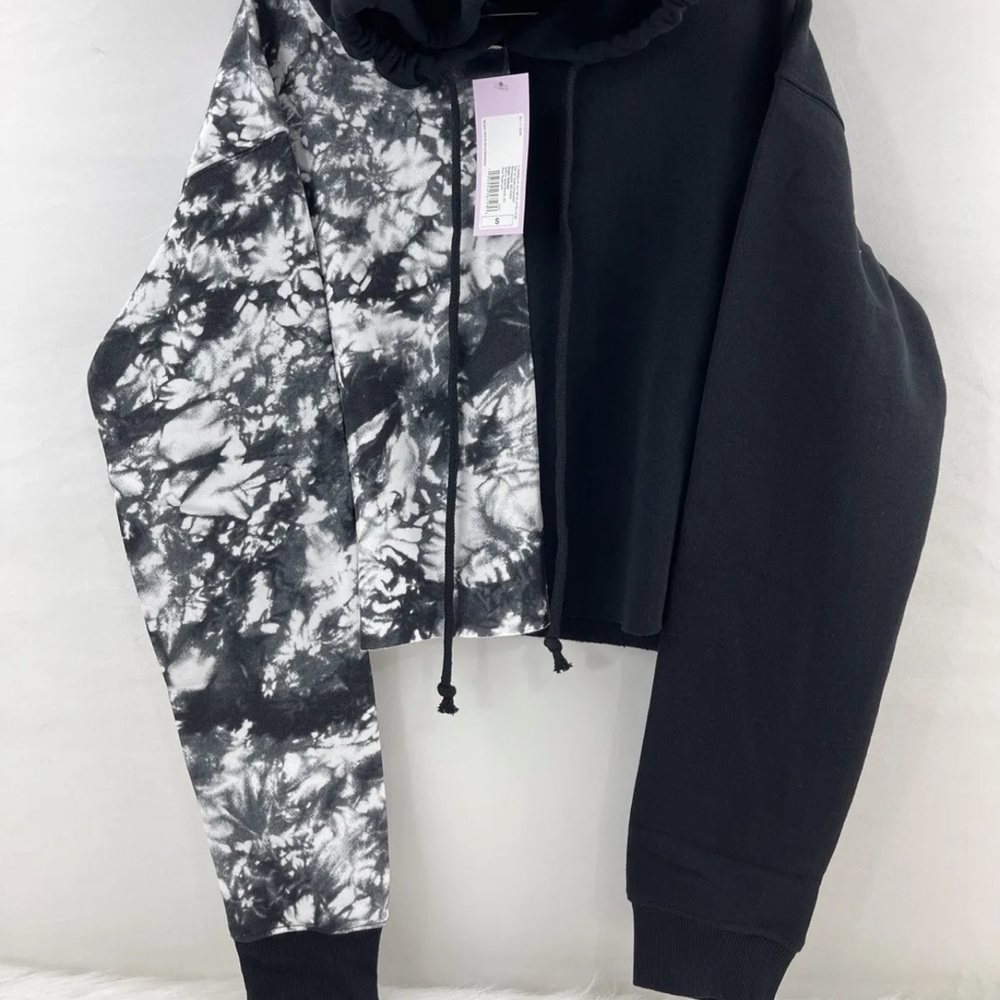 Black and white Sweater
